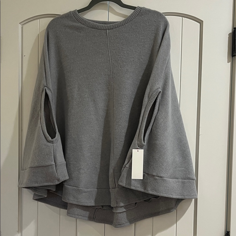 Stylish Gray Sweatshirt - Picture 6 of 6